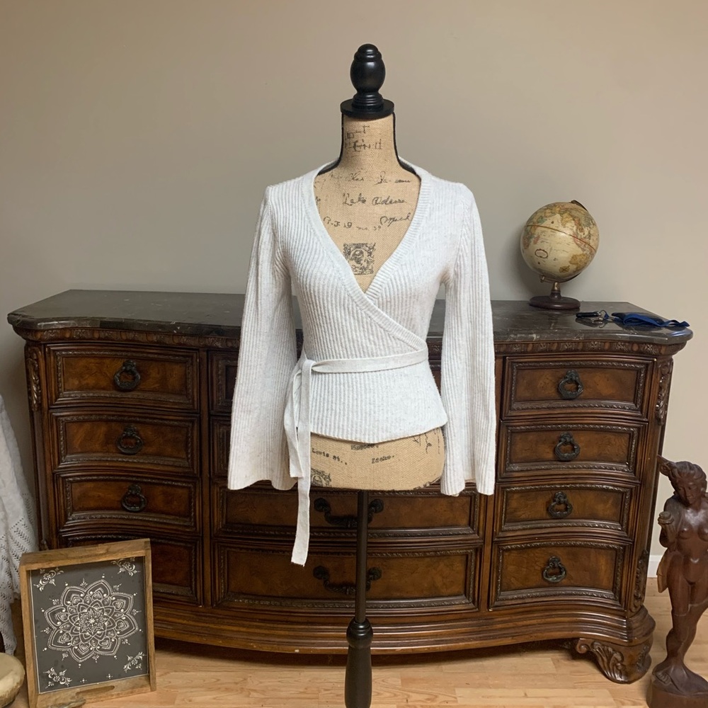 Cupcakes and cashmere grey and white ballet wrap